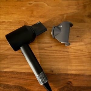 Dyson Hair Dryer in Black with Fly Away Attachment